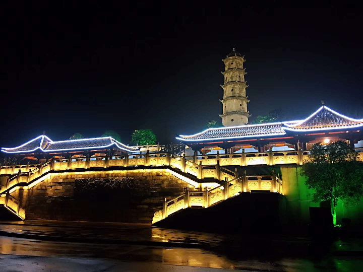 广东星空体育app下载
LED科技照明--笔锋塔亮化.png